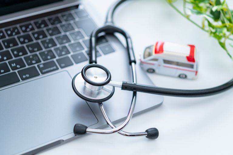 フランスが誇る医療とワクチン政策日常に根付く公平な社会保障